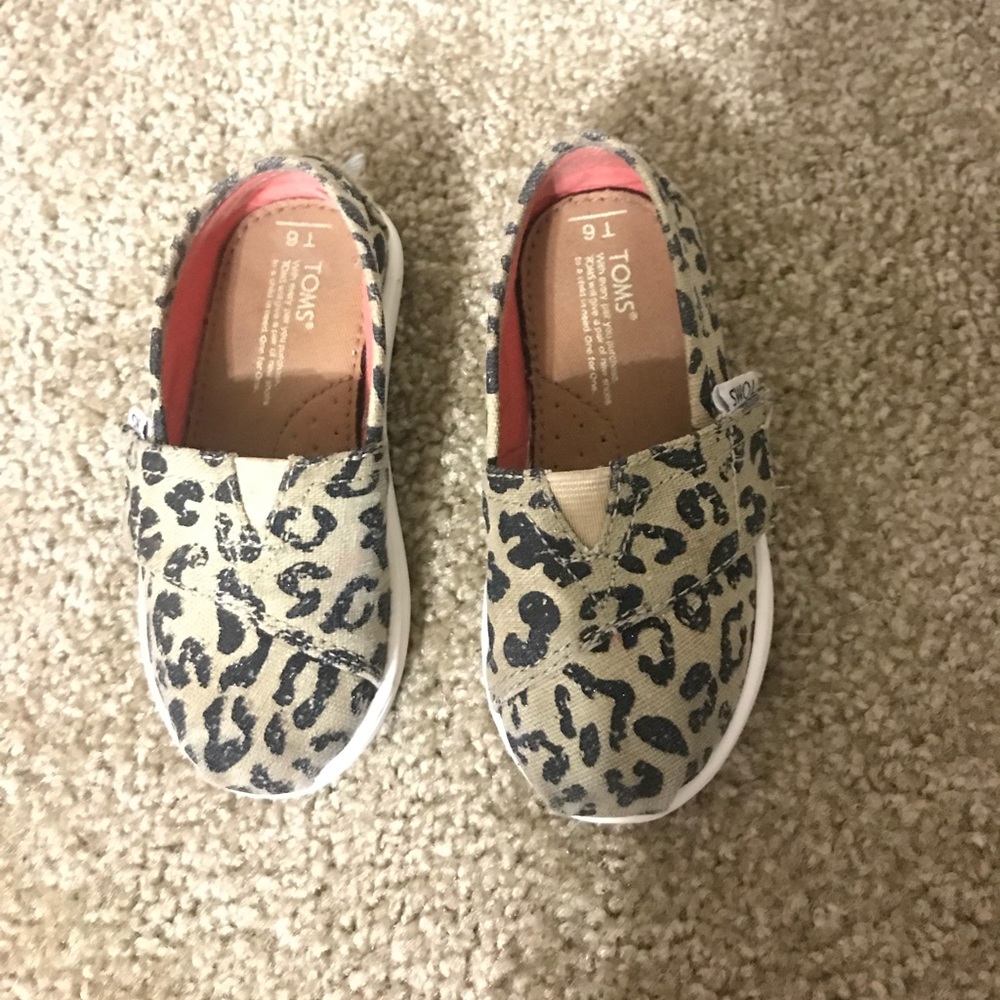 Toddler size T6 TOMS